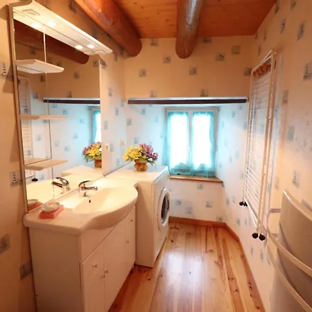 Holiday home Charmante Maison Renovee Avec Jardin, Cheminee Et Equipements Modernes - 4 Pers. - Fr-1-742-243 Arcomie
